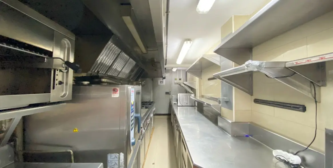 Sale of commercial premises in Marbella 26