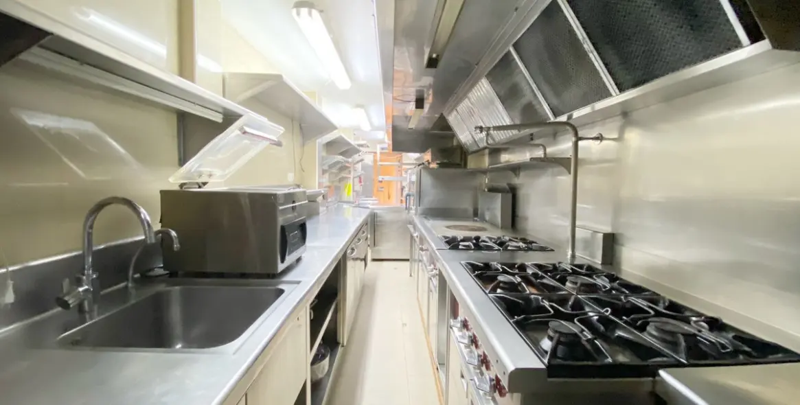 Sale of commercial premises in Marbella 28