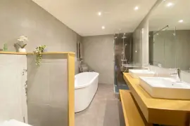 Image 4 thumb