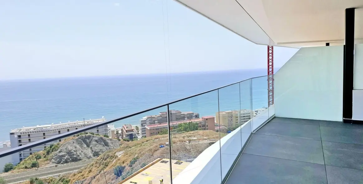 Sale of middle floor apartment in Fuengirola 3