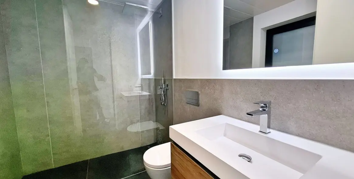 Sale of middle floor apartment in Fuengirola 5