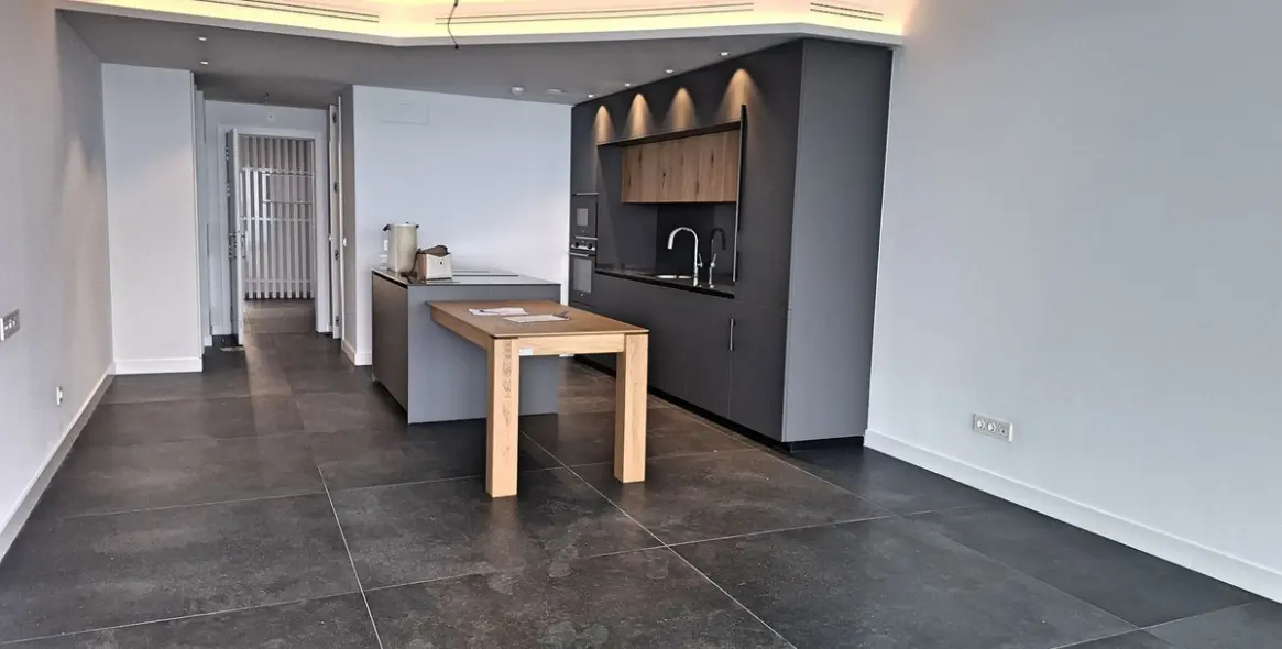 Sale of middle floor apartment in Fuengirola 6