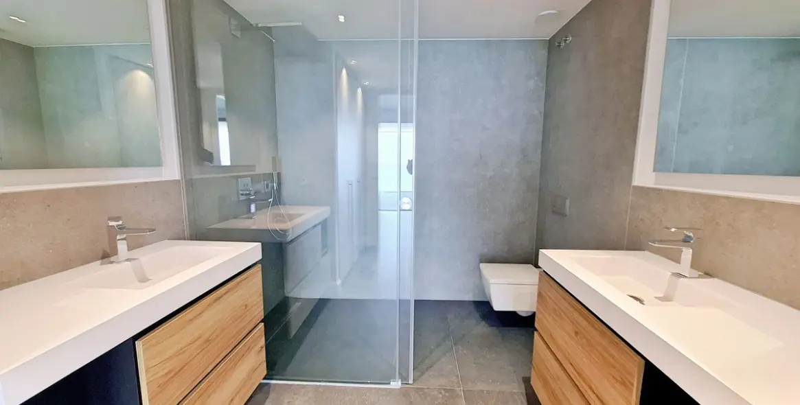 Sale of middle floor apartment in Fuengirola 7