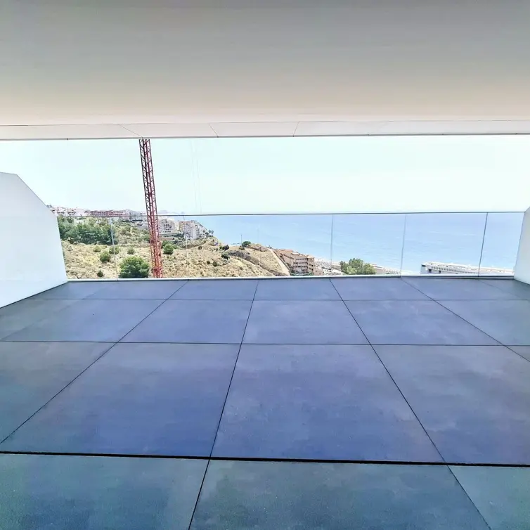 Sale of middle floor apartment in Fuengirola