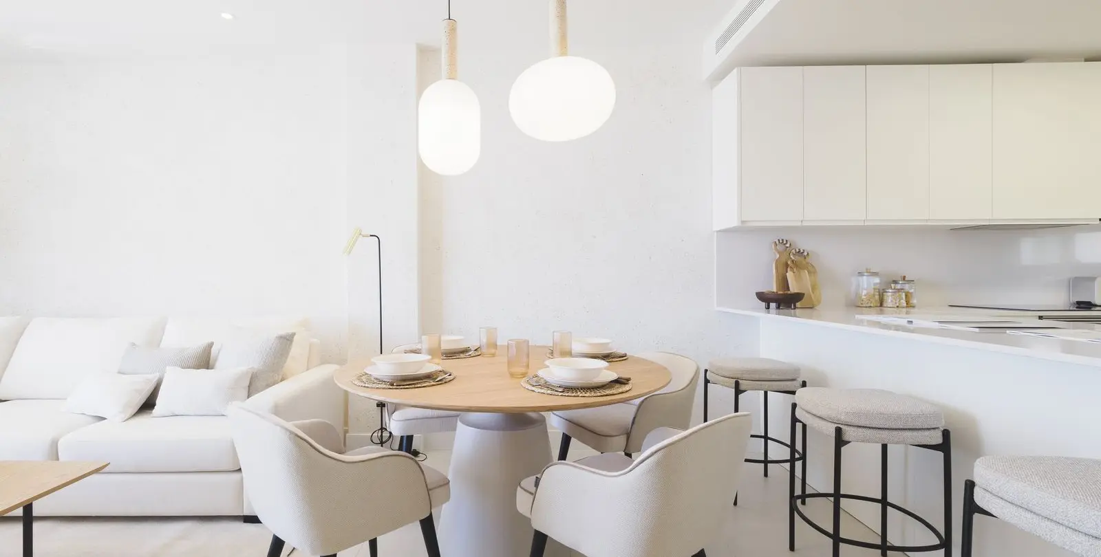 Sale of penthouse duplex in Higueron 9