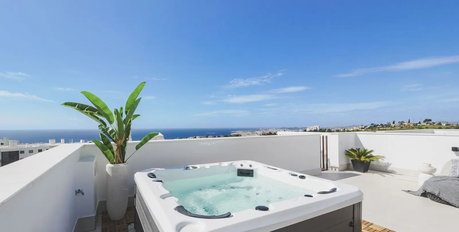 Sale of penthouse duplex in Higueron 18