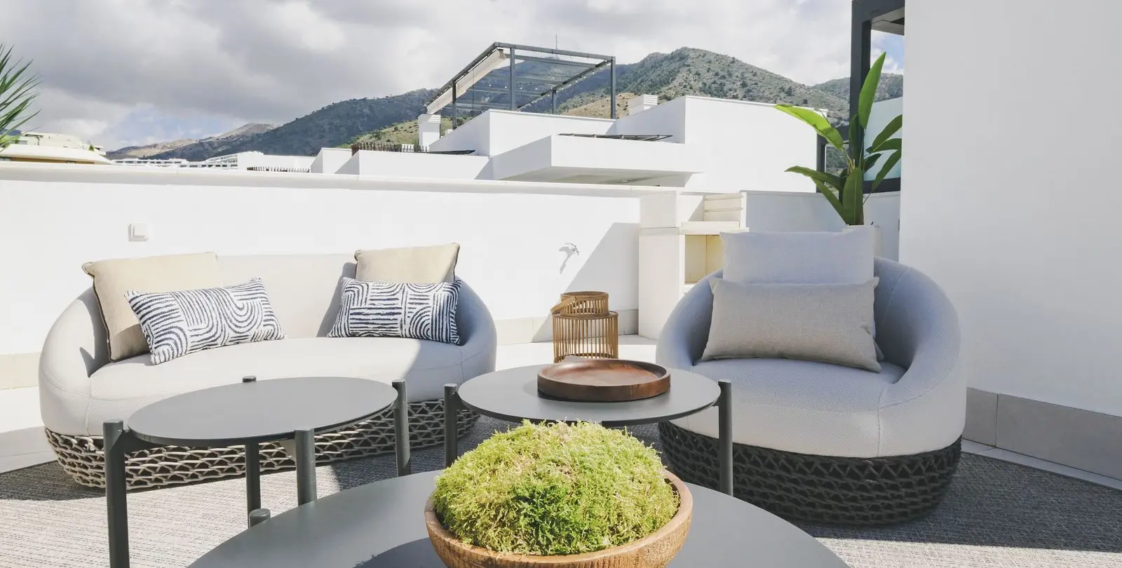 Sale of penthouse duplex in Higueron 20