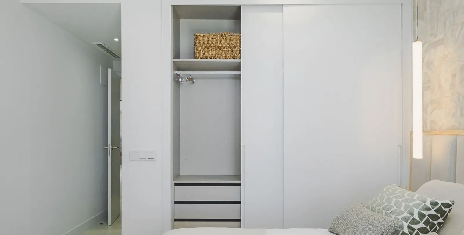 Sale of penthouse duplex in Higueron 27