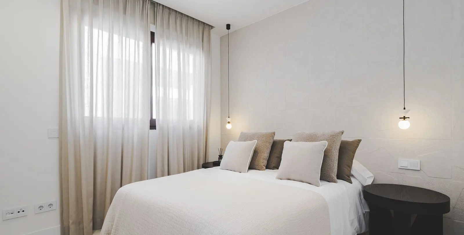 Sale of penthouse duplex in Higueron 33