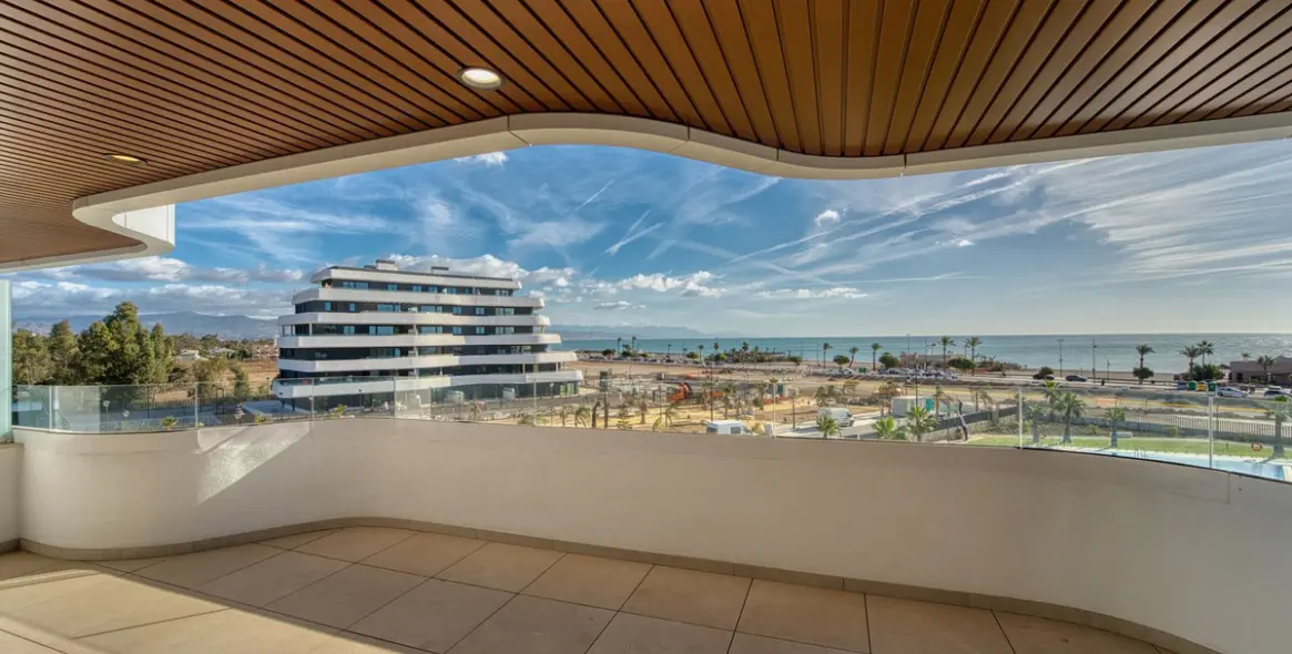 Sale of middle floor apartment in Torremolinos 1
