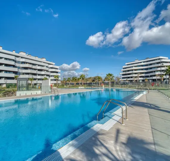 Sale of middle floor apartment in Torremolinos