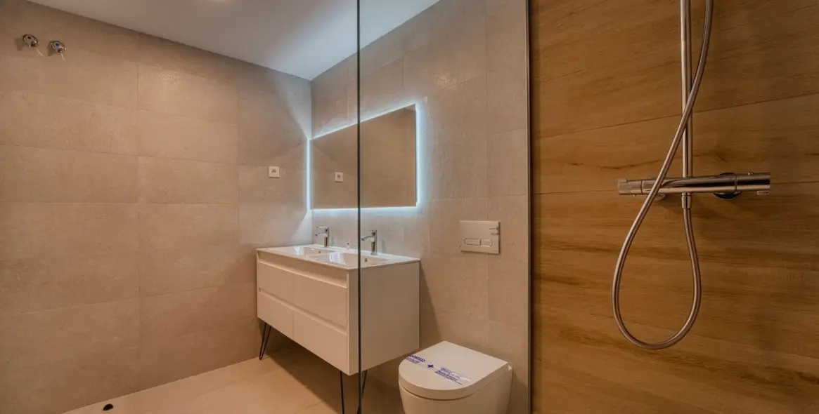 Sale of middle floor apartment in Torremolinos 5