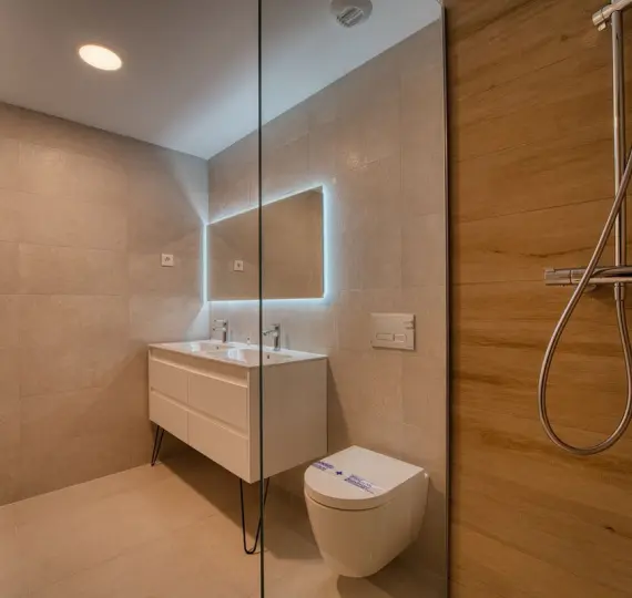 Sale of middle floor apartment in Torremolinos