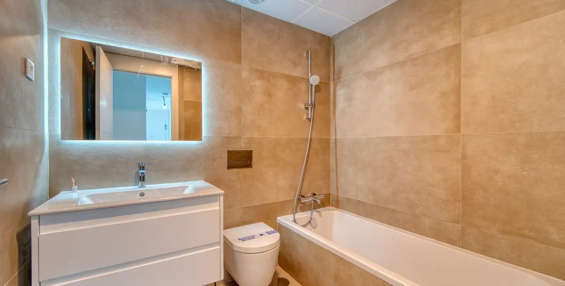 Sale of middle floor apartment in Torremolinos 9