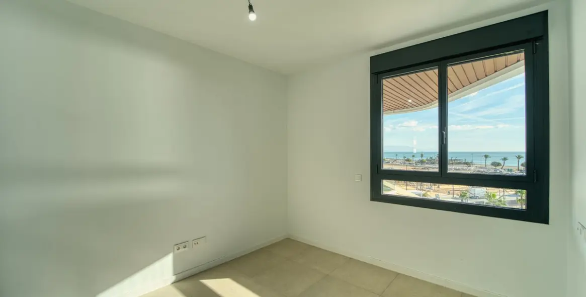 Sale of middle floor apartment in Torremolinos 10