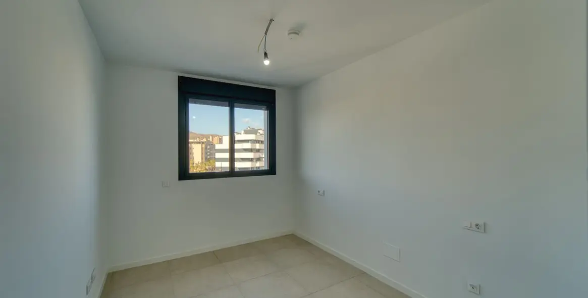 Sale of middle floor apartment in Torremolinos 13