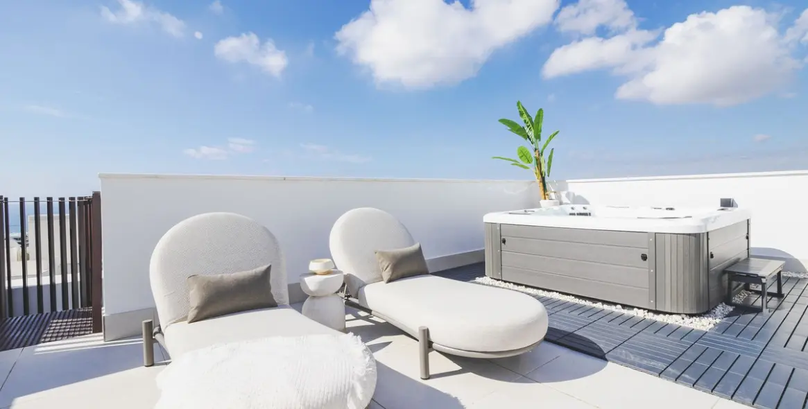 Продажа двухуровневого пентхауса в Higueron 11