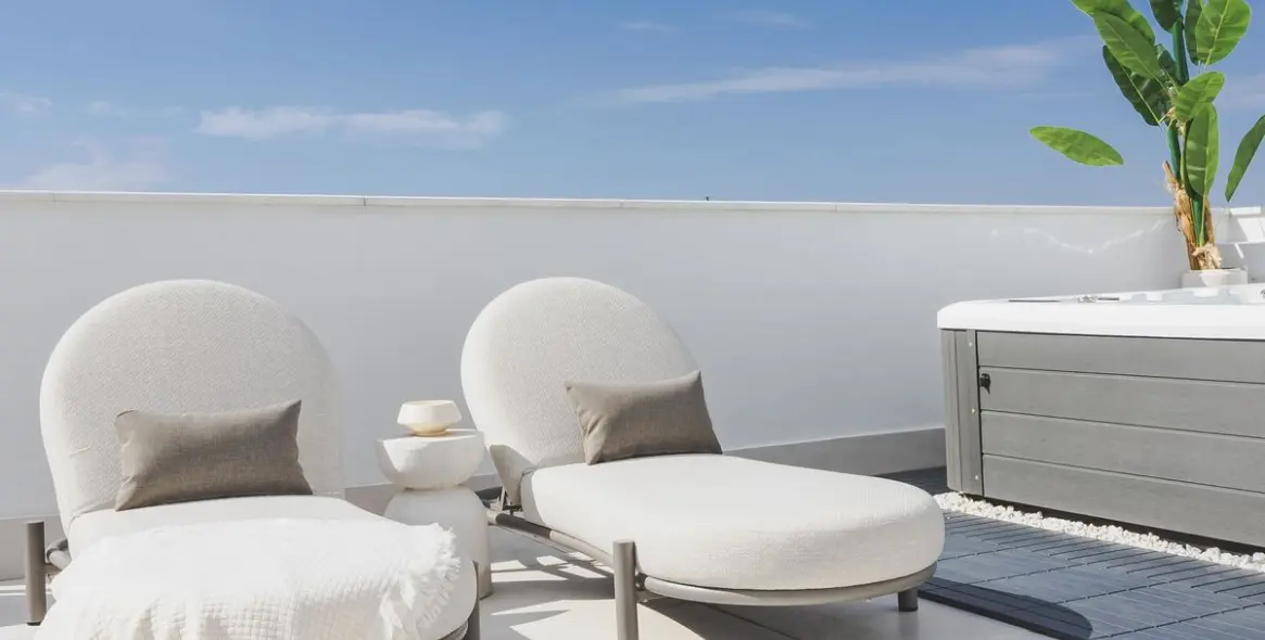 Продажа двухуровневого пентхауса в Higueron 18