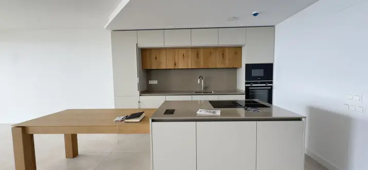 Venta de apartamento en planta media en Higueron 1