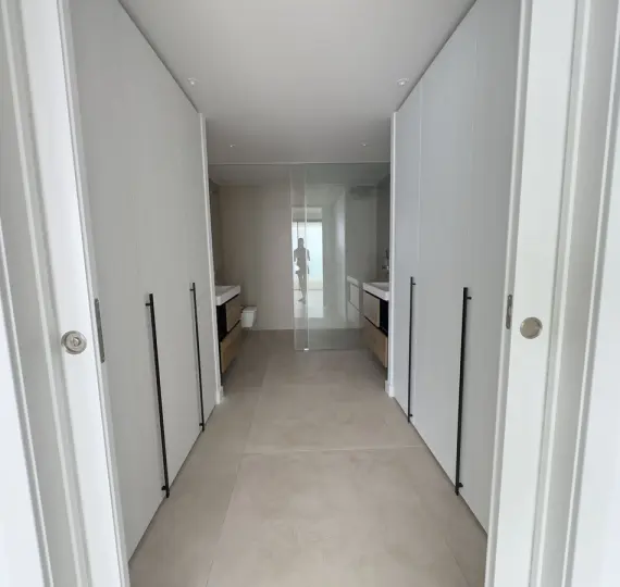 Venta de apartamento en planta media en Higueron