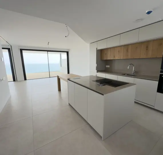 Venta de apartamento en planta media en Higueron