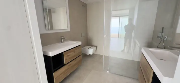 Venta de apartamento en planta media en Higueron 4