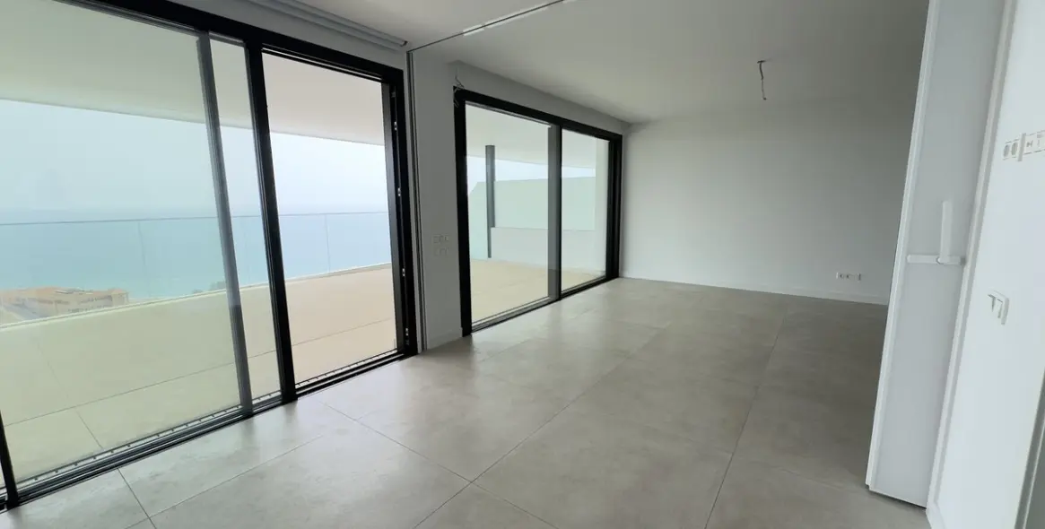 Sale of middle floor apartment in Higueron 6