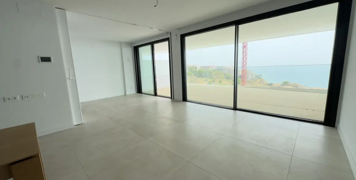 Sale of middle floor apartment in Higueron 8