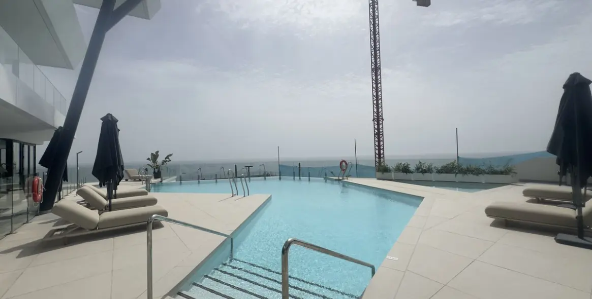 Sale of middle floor apartment in Higueron 10