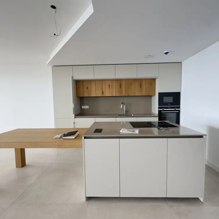 Sale of middle floor apartment in Higueron