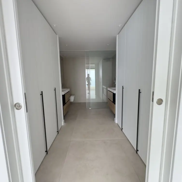 Sale of middle floor apartment in Higueron