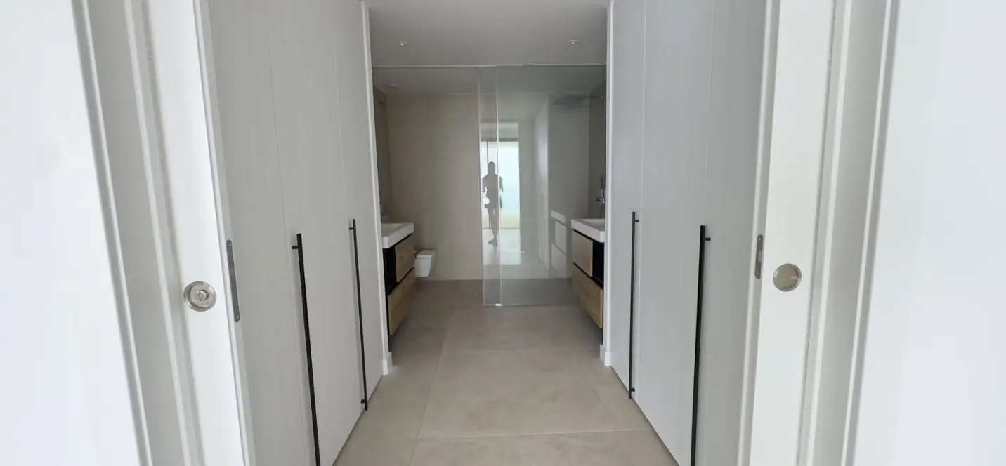 Sale of middle floor apartment in Higueron 2