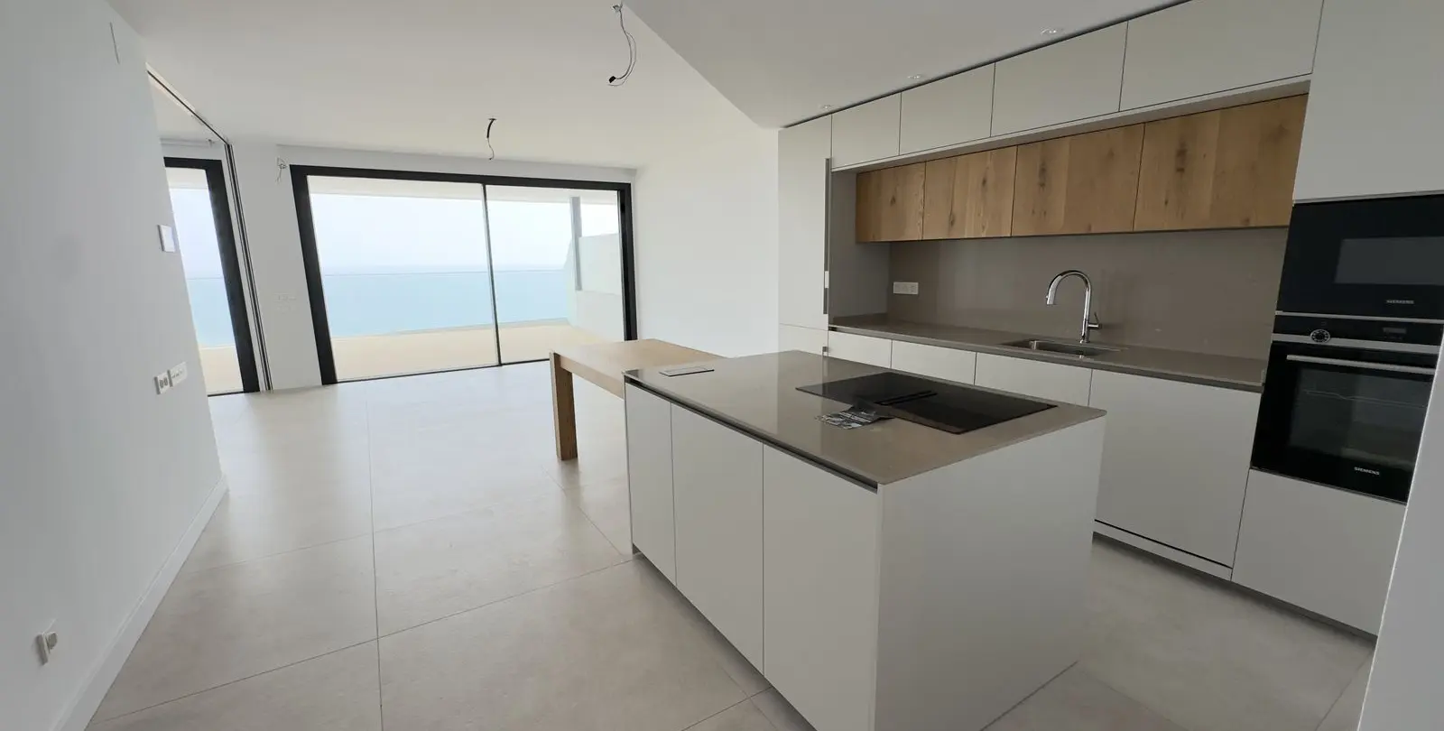 Sale of middle floor apartment in Higueron 4
