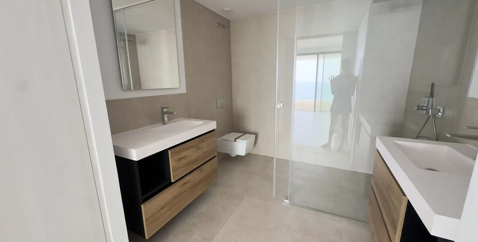 Sale of middle floor apartment in Higueron 5
