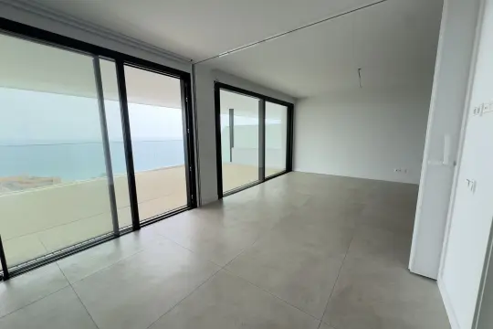 Image 6 thumb