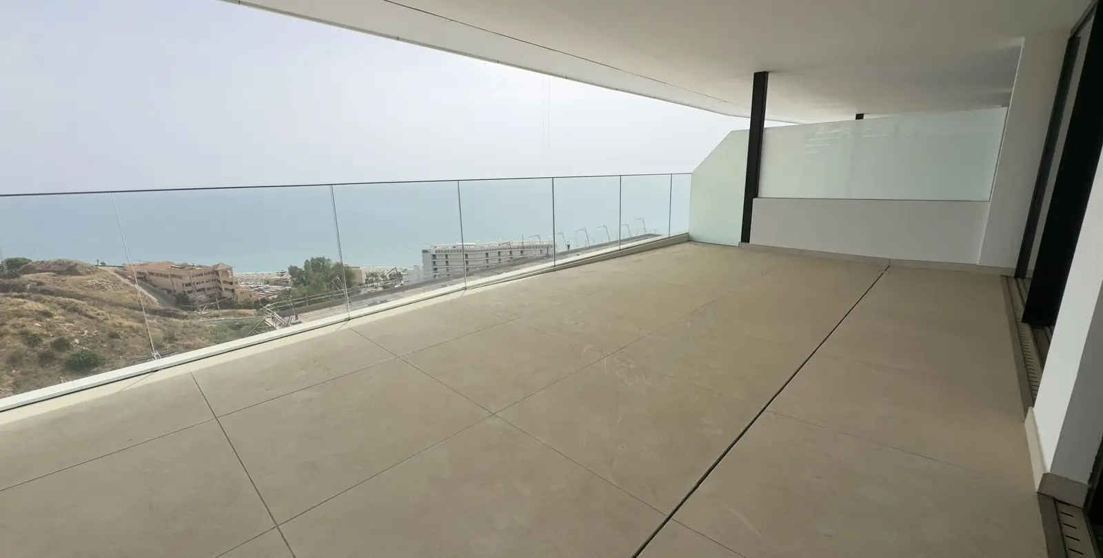 Sale of middle floor apartment in Higueron 7