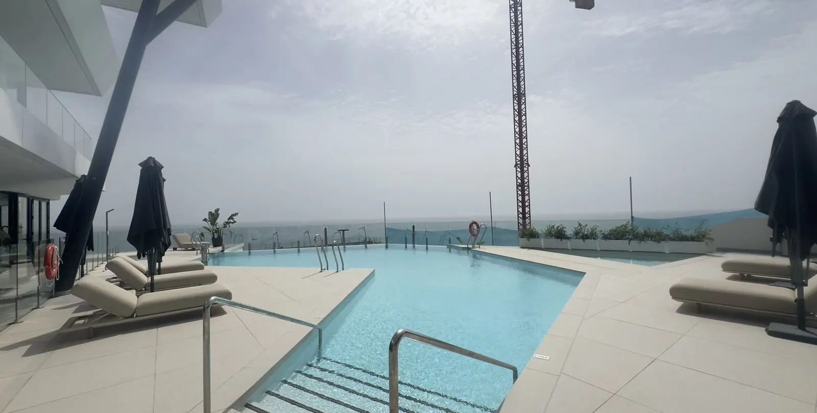 Sale of middle floor apartment in Higueron 10