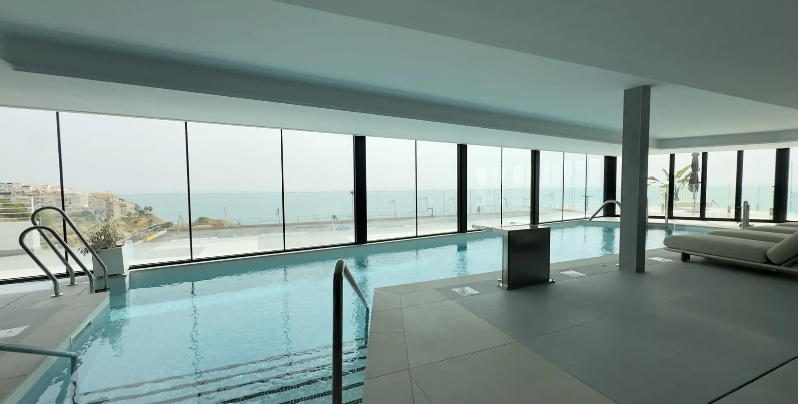 Sale of middle floor apartment in Higueron 14