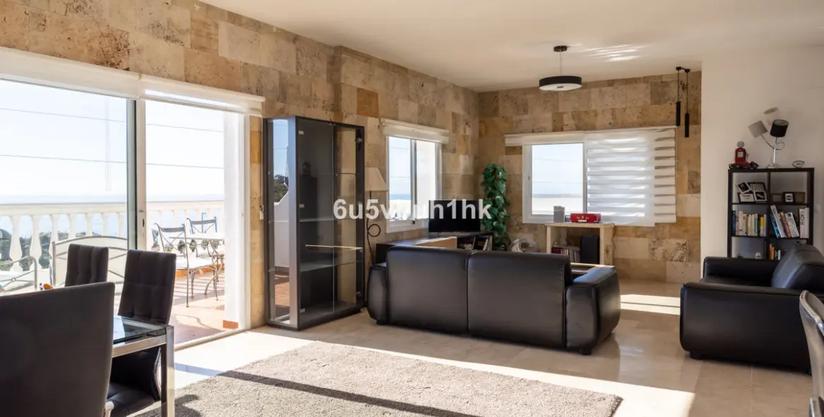 Продажа  отдельно стоящей виллы в La Capellania 8