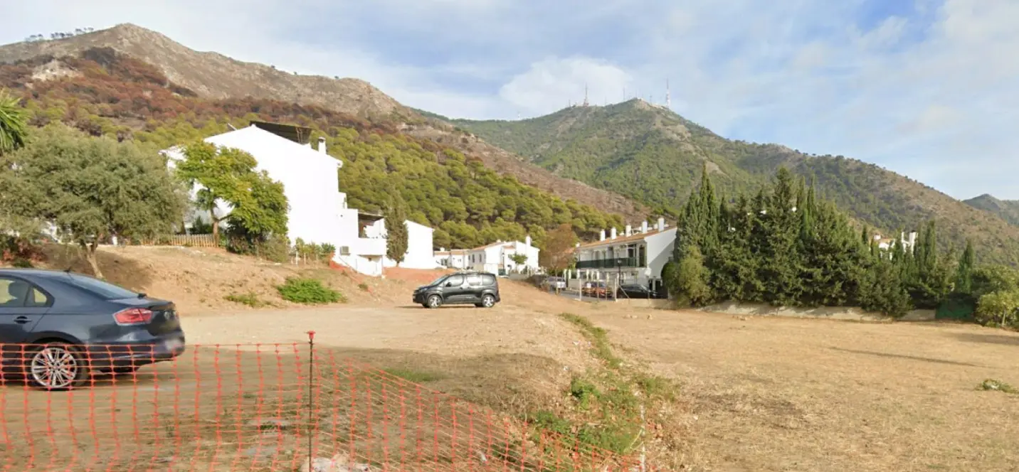 Sale of commercial plot in Mijas 0