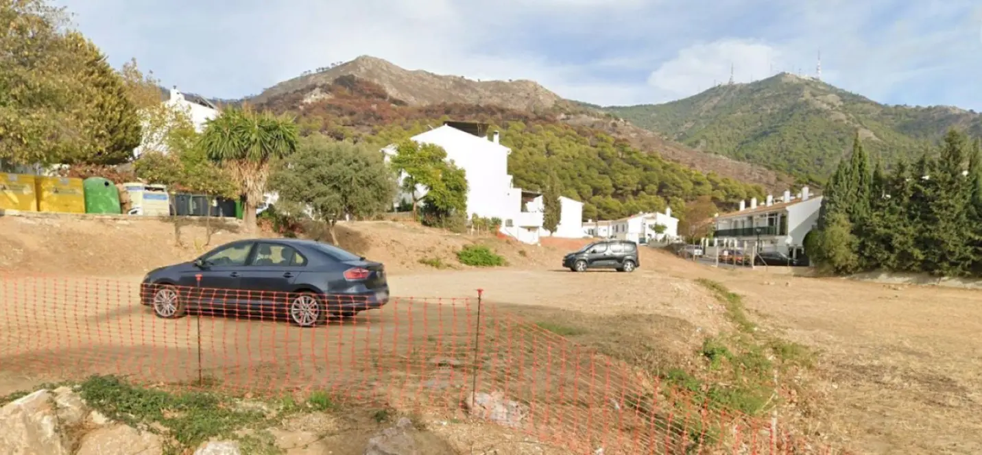 Sale of commercial plot in Mijas 3