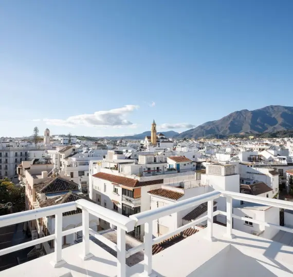 Sale of penthouse in Estepona
