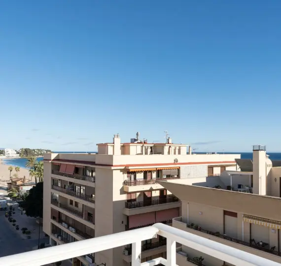 Sale of penthouse in Estepona