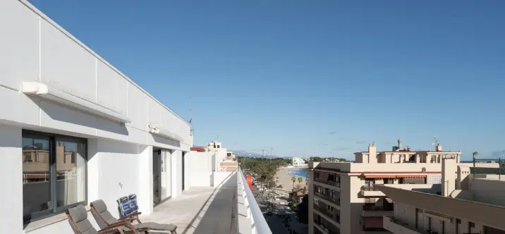 Sale of penthouse in Estepona 3