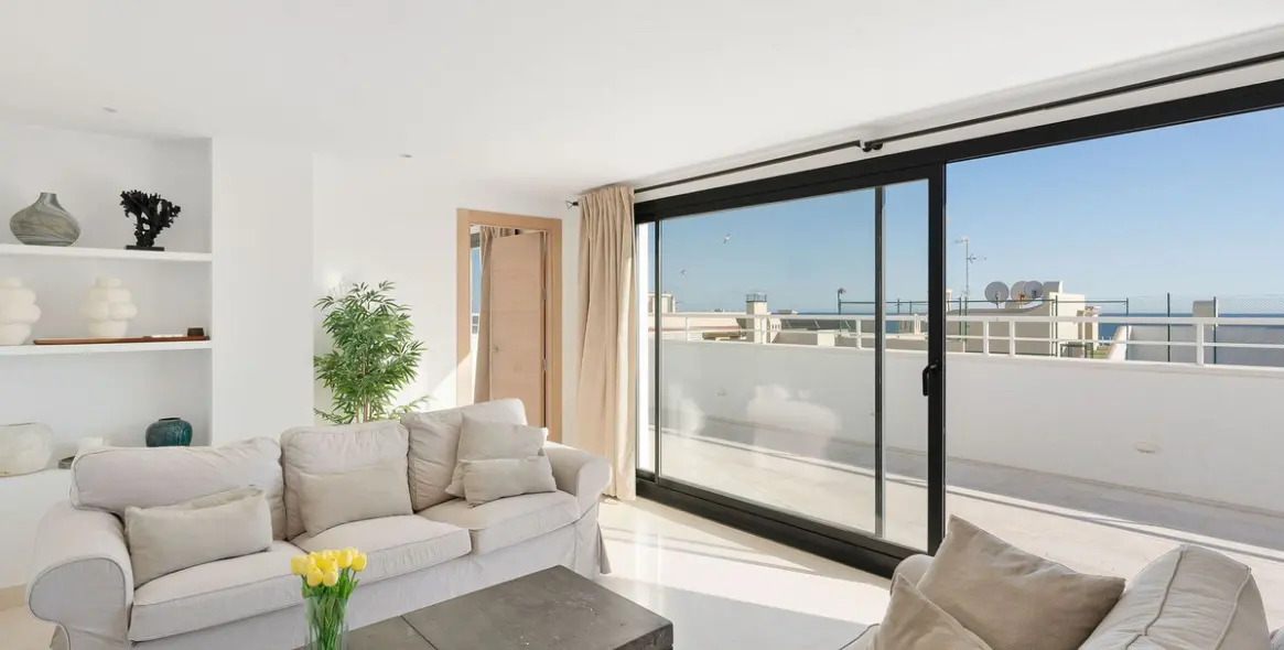 Sale of penthouse in Estepona 7