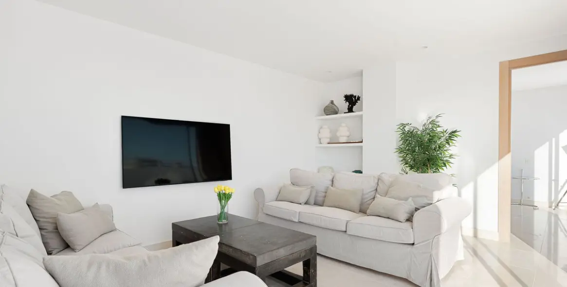 Sale of penthouse in Estepona 10