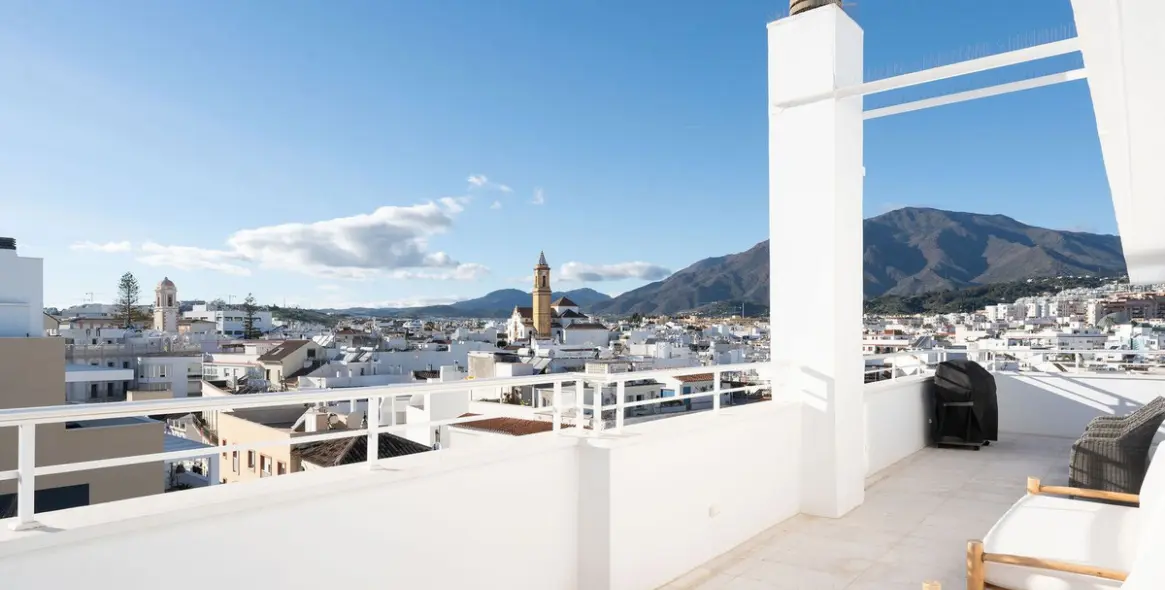 Sale of penthouse in Estepona 14