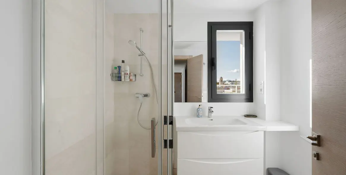 Sale of penthouse in Estepona 16