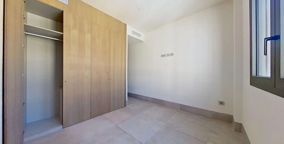 Продажа апартаментов на среднем этаже в Málaga Centro 9