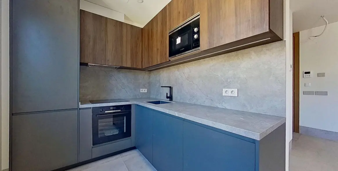 Продажа апартаментов на среднем этаже в Málaga Centro 12